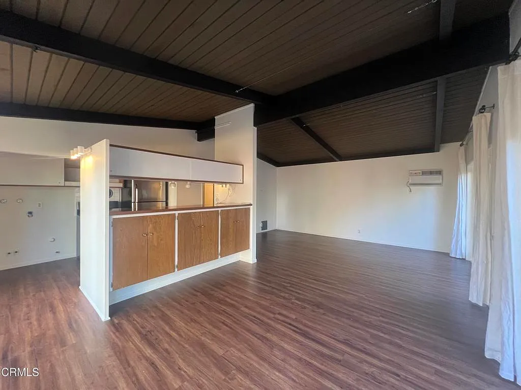 2 bed, 1.0 bath, 876 sqft, $2,850 — Photo 4