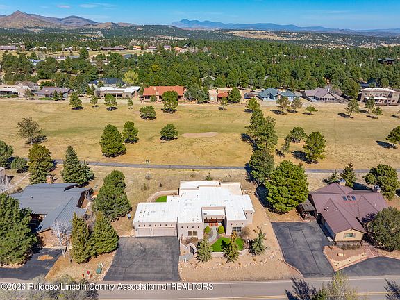 5th image of 809 High Mesa Rd