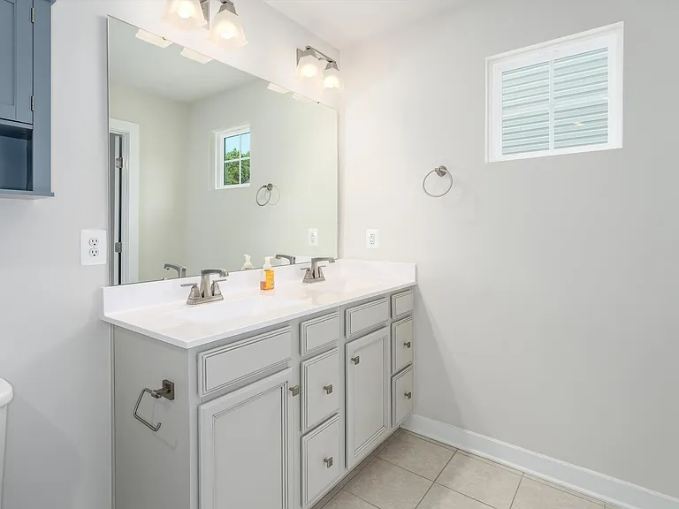 93 Archer Dr — Photo 41