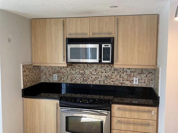 3rd image of 7600 Collins Ave #4-6