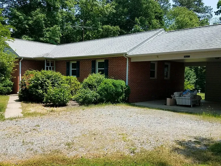 Front yard (Landlord will remove/cut shrubbery around home)