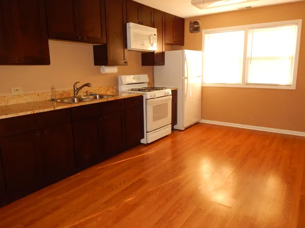 3401 Hawthorne St, Franklin Park, IL 60131