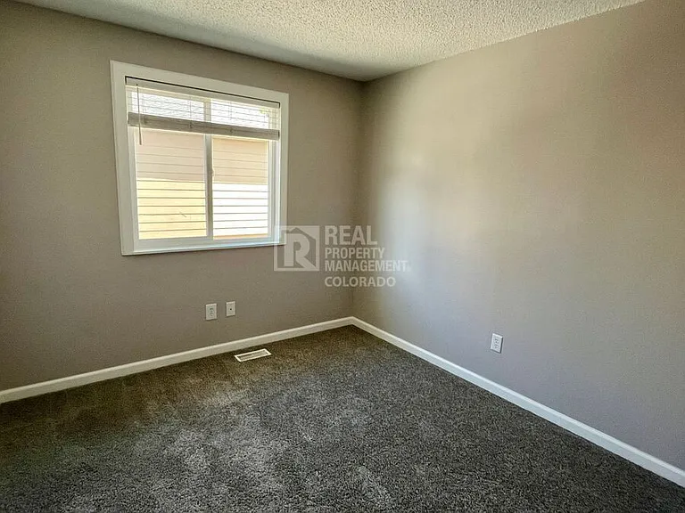 2626 Hearthwood Ln — Photo 5