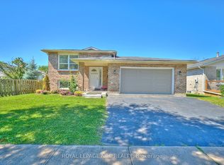 6090 Crimson Dr, Niagara Falls, ON L2G 7S5