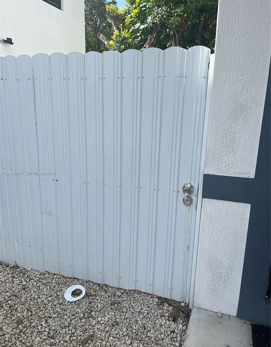 1 bed, 1.0 bath, $1,400 — Photo 3