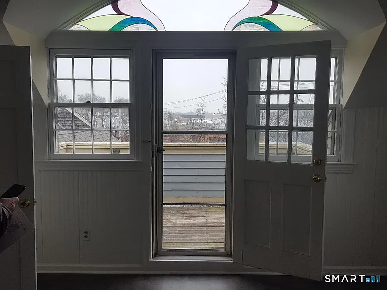 19 Grand Ave — Photo 29