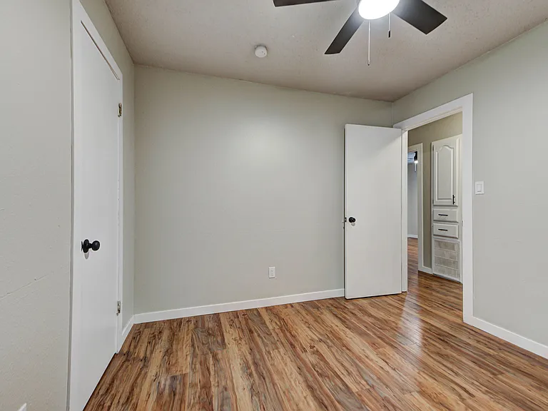 721 Vicksburg Ave — Photo 8