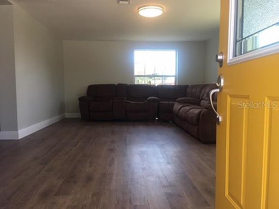 4th image of 715 Keats Ave #6