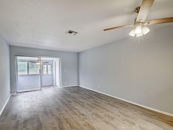 3rd image of 2555 Dudley Dr W APT C
