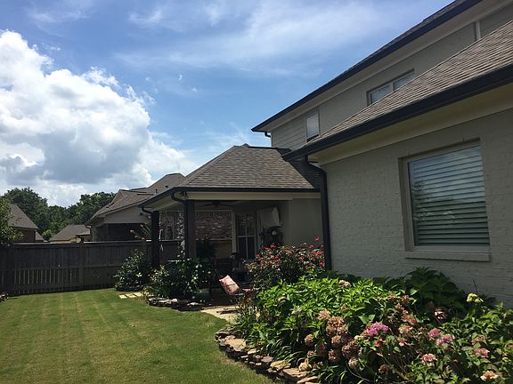 4th image of 335 Windsor Dr N