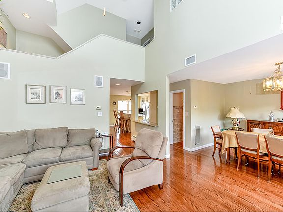 4th image of 100 Baker Ct Unit 86