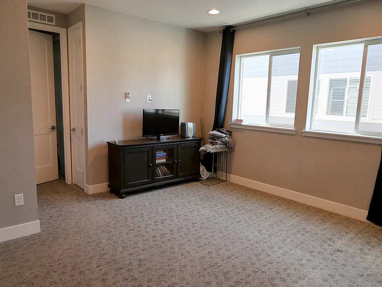 1512 Stablecross Dr — Photo 33