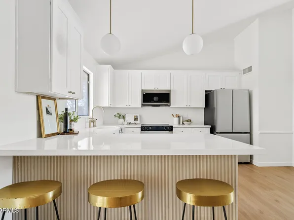 6863 W SUNNYSIDE Drive, Peoria, AZ 85345