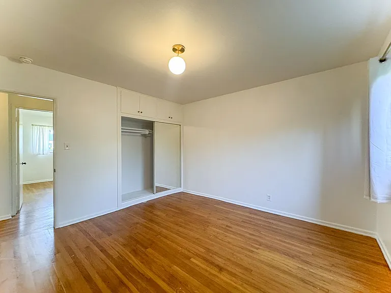 2033 Euclid St #6 — Photo 16