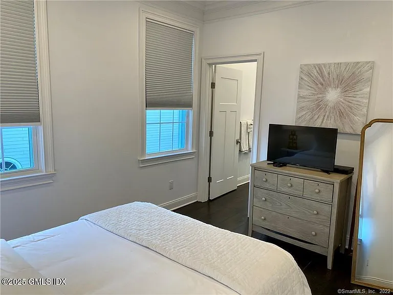 84 E Putnam Ave — Photo 10