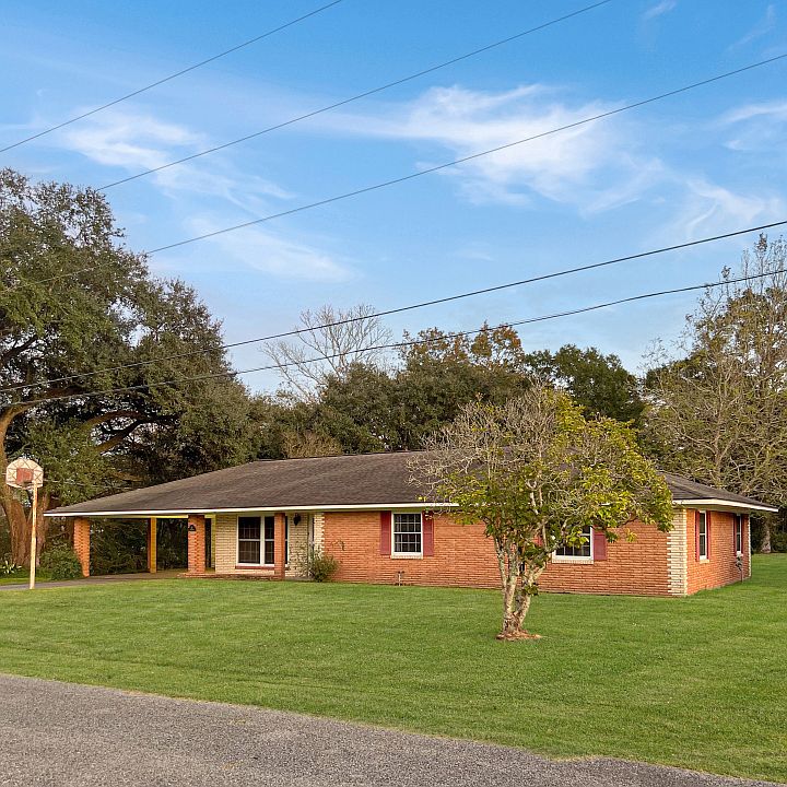 1st image of 116 Ira Dr