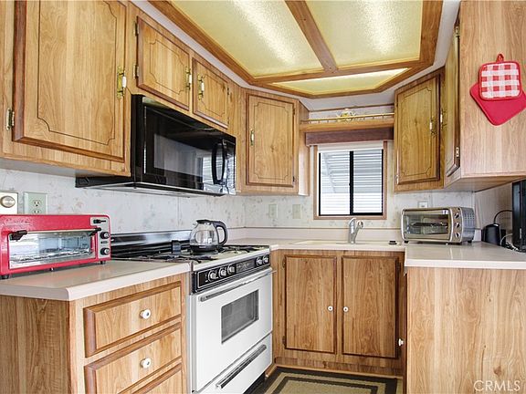 3rd image of 70201 Aurora Rd #110