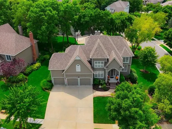 20733 W 92nd St, Lenexa, KS 66220