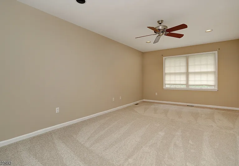 215 Raymound Blvd — Photo 11