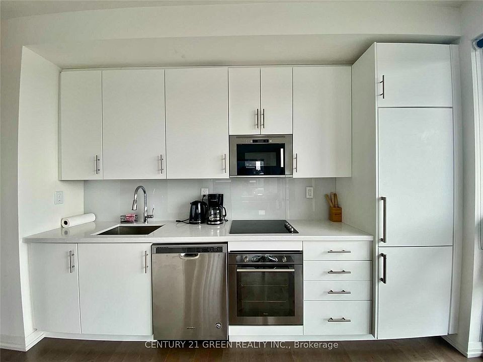 1st image of 460 Adelaide St E