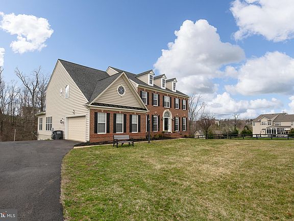 3rd image of 6904 Mill Valley Dr