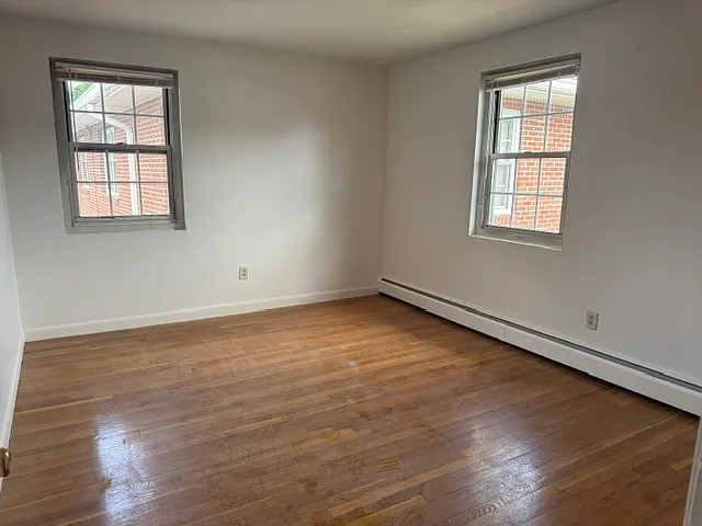 300 Main St #10 — Photo 7