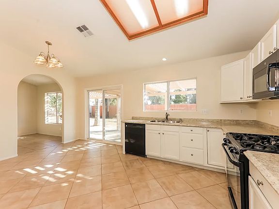4th image of 23145 Twinflower Ave