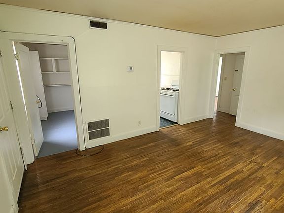 2nd image of 1819-1821 N Madison St #1819
