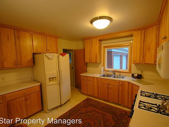 4th image of 1604 Lincolnway E