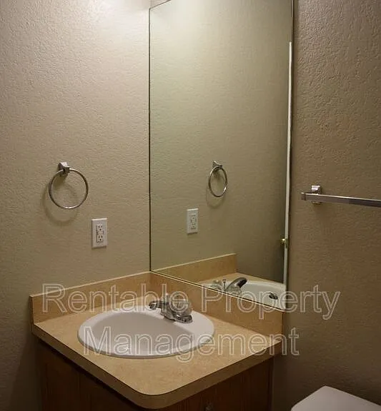 8028 Doreen Ave — Photo 19