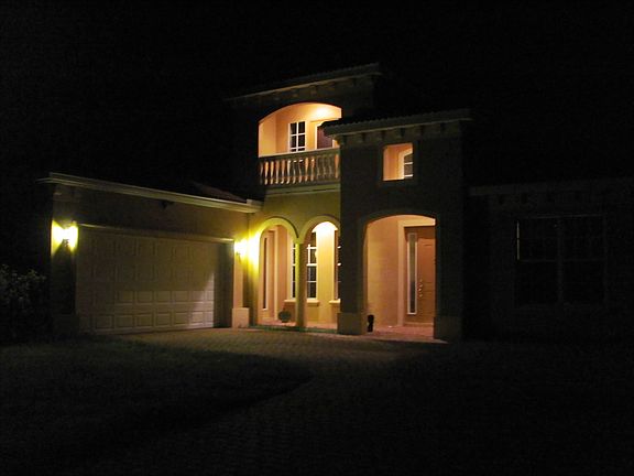 4th image of 223 SW 28th Ter