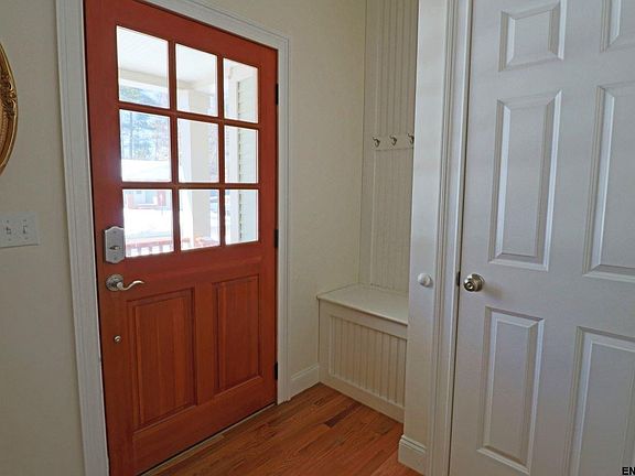 4th image of 42 Outlook Ave