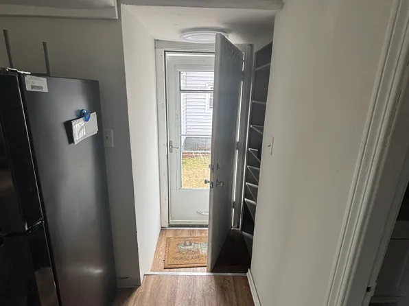 7 Waltham St, Smithfield, RI 02917