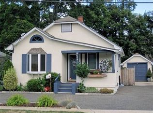 129 Commack Rd, Islip, NY 11751