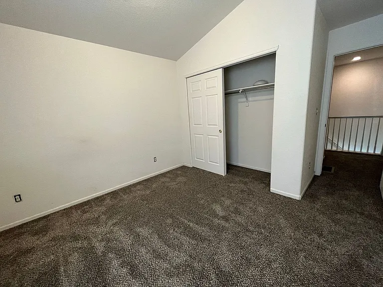 802 Waterglen Dr #E22 — Photo 12