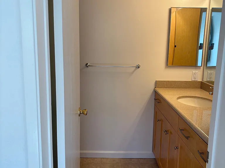 570 Peach St #26 — Photo 17