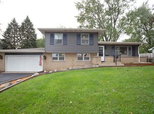 3707 Central Rd, Rolling Meadows, IL 60008
