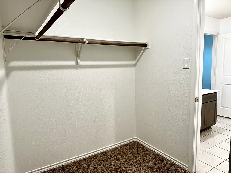4325 Pyramid Dr — Photo 8