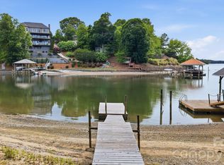 7015 Chelsea Day Ln, Tega Cay, SC 29708