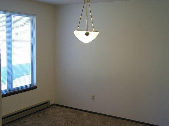 3rd image of 2718 E 44th Ave