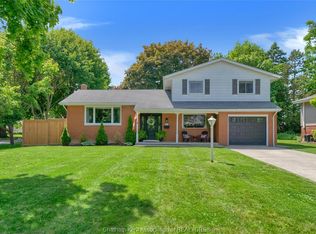 403 Dora Dr, Chatham Kent, ON N8A2K2