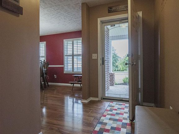 3rd image of 1150 Seven Oaks Blvd
