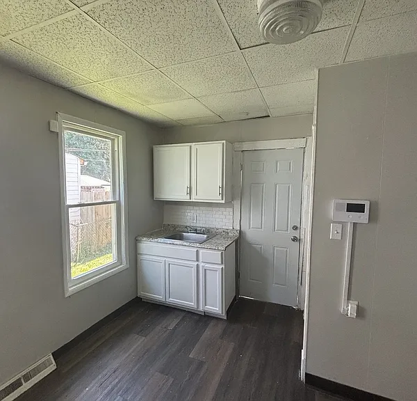 6819 Hope Ave — Photo 5