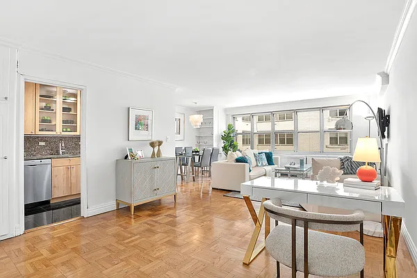 Sold by The SIMPLE Real Estate Co | media 1