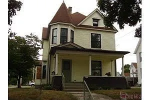 1223 Main Ave W photo 1