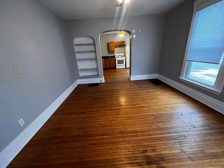1228 Tremont Ave — Photo 4