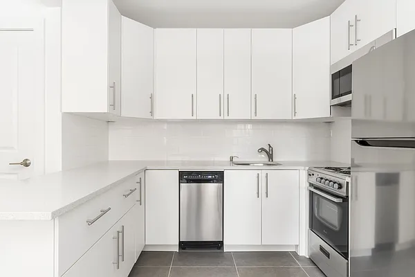 Rented by Compass | media 12