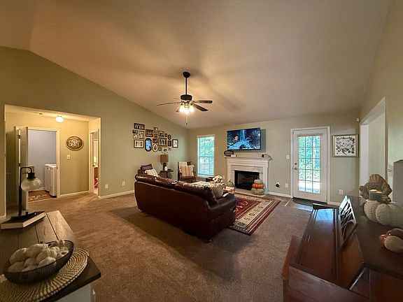 5th image of 1406 Poplar Ridge Rd