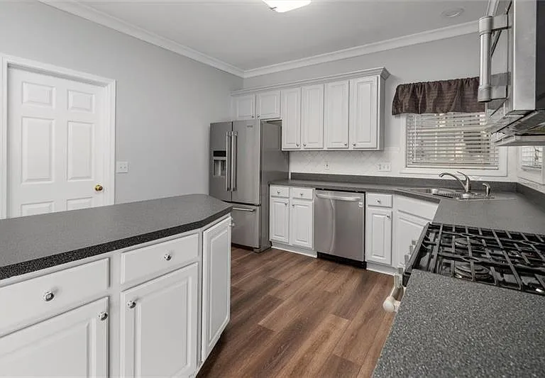 4220 Hunters Green Way NE — Photo 4