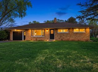 3605 Anne St, McHenry, IL 60050
